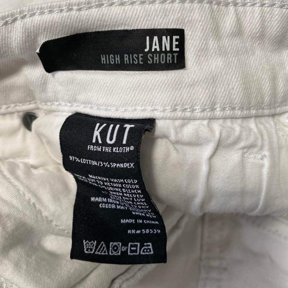 Kut from the Kloth Jane High Rise White Denim Shorts Frayed‎ Hem Size 6 - Picture 5 of 5